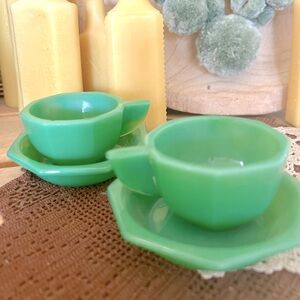Vintage 1940s Akro Green Agate Child’s or Espresso Art Deco Cup & Saucer sets